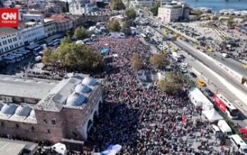 Ribuan Warga Istanbul Gelar Aksi Pro-Palestina Usai Deportasi Aktivis Bantuan Gaza